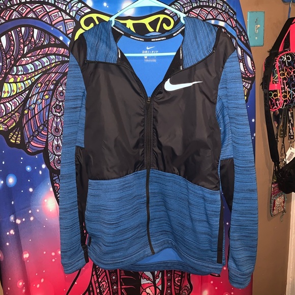 Nike jacket - Picture 2 of 3